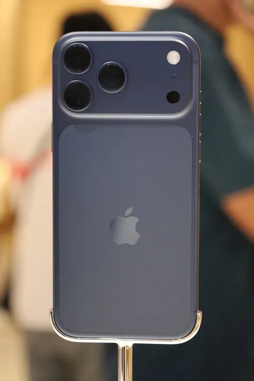 iPhone 17 Promax in 256 colors